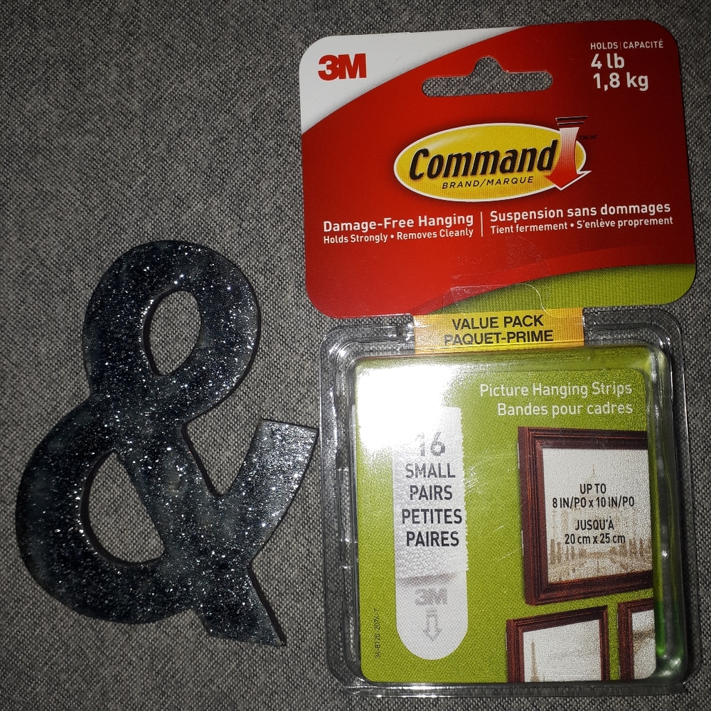 DROP!Wooden Destressed blingy "& " Symbol Package